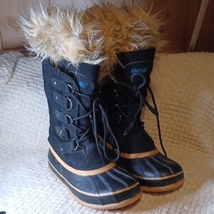 Khombu Women's Black Winter Boots with Faux Fur